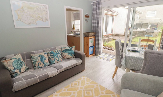 Crynant Cabaña | THE LOBSTER POT, pet friendly, luxury holiday cottage in Oxwich