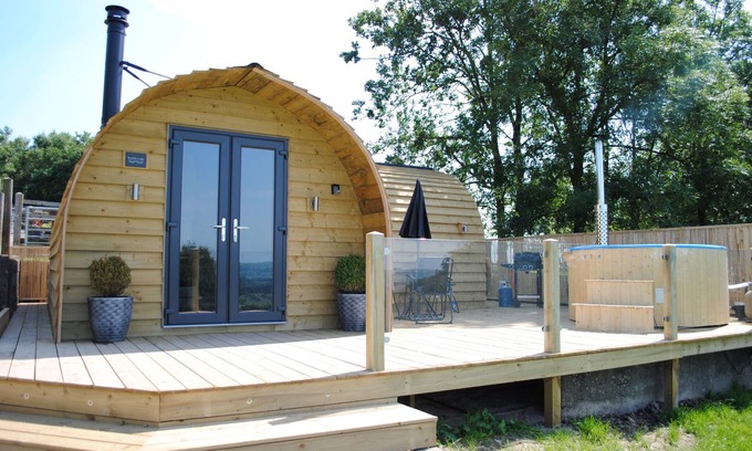Leek Cabina | The Lodge at Brambles Farm