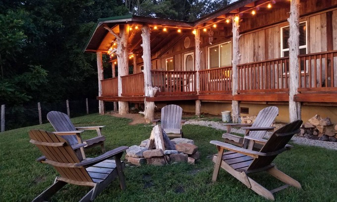 Washburn Cabina | The Lodge at COSY Farms Tranquilo, apartado, vistas a la montaña. Familia amigable,