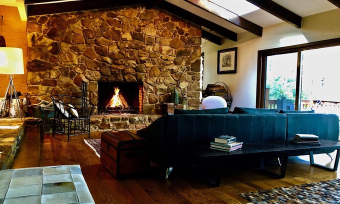 Cheyney Casa | Donde el tiempo se derrite ... Chester County Hideaway en 5 acres de bosques, vida silvestre!