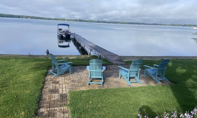 Rush City Casa | The Lodge Fantastic Views 3 miles off Interstate 35 2 restaurants on the lake