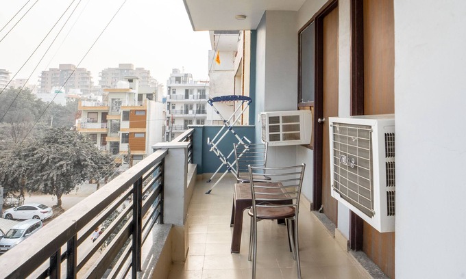 Gurugram Apartamento | The Lodgers Two BHK serviced Apartment