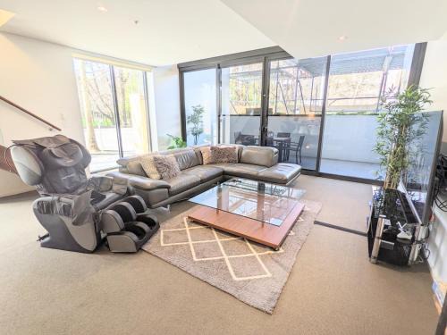 City East Apartamento | The Loft 3BDR, City Centre, Family-Friendly, King Bed, Massage Chair, Parking