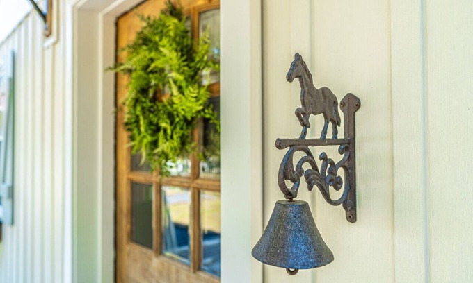 Pinebluff Cabaña | The Loft and Mane Cottage - Romantic Getaway