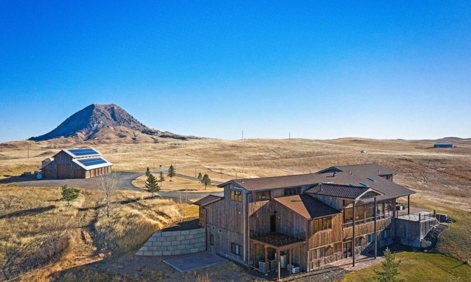 Sturgis Apartamento | THE LOFT AT RAZ HIDEAWAY RANCH by RedAwning