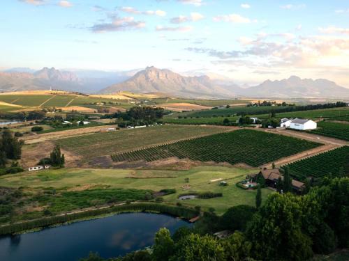 Stellenbosch Cabina | The Log Cabin Lodge