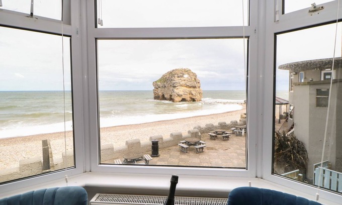 South Shields Cabaña | The Look Out