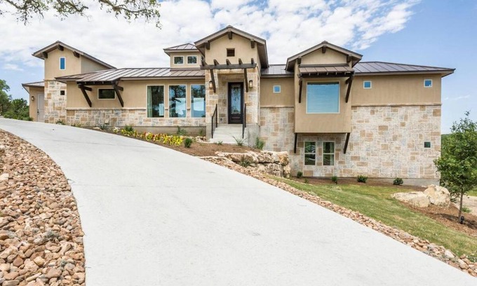 Spring Branch Casa | The Lookout at Hidden Falls