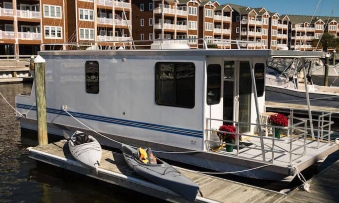 Manteo Alquiler De Eote | The LOVE Boat !
