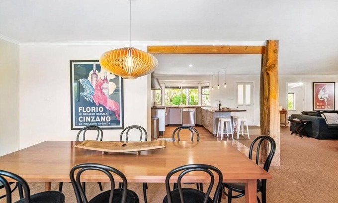 Prevelly Casa | 'The Love Shack' Pet-Friendly Beach Bungalow