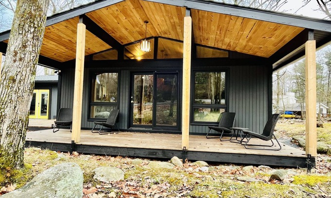 Lake Harmony Estates Casa | The LoveShack- MidCenturyModern w hot tub in the Poconos!