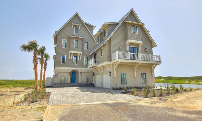 Port Aransas Casa | The Luxe Lookout - Private Pool & Breathtaking Beach Views