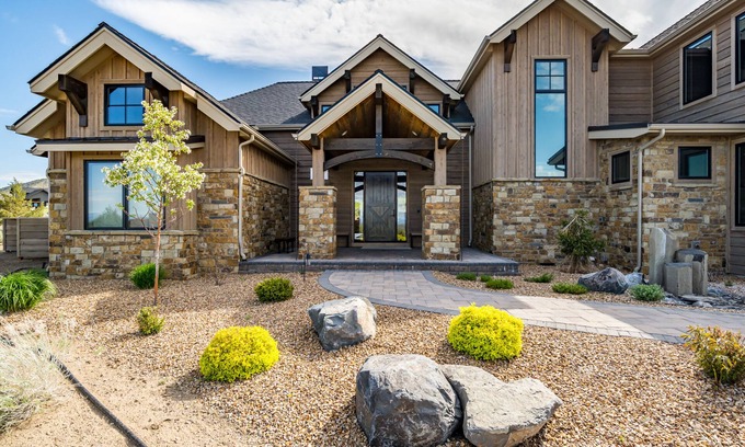 Powell Butte Casa | The Luxurious Ranch Life