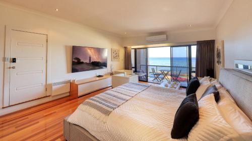 Penguin Hotel | The Madsen Boutique Hotel