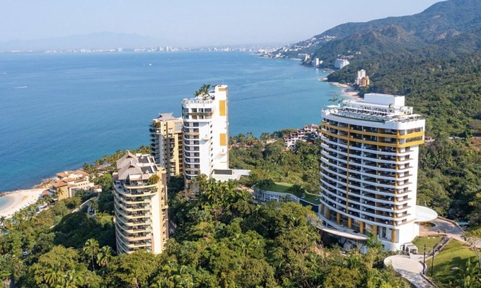 Mismaloya Complejo | The Magestic Mousai, Adults Only