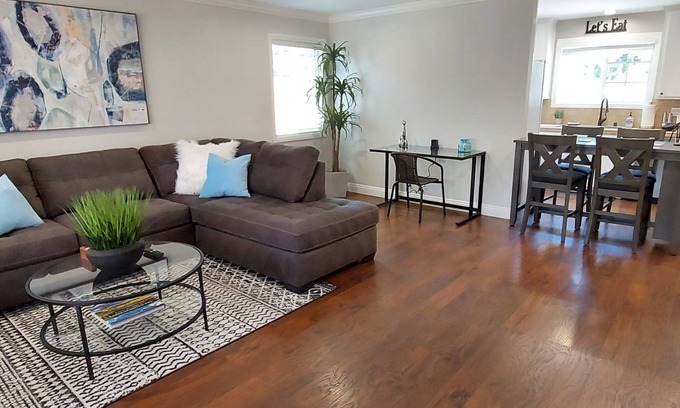 Simi Valley Casa | The Magnolia House in Simi Valley