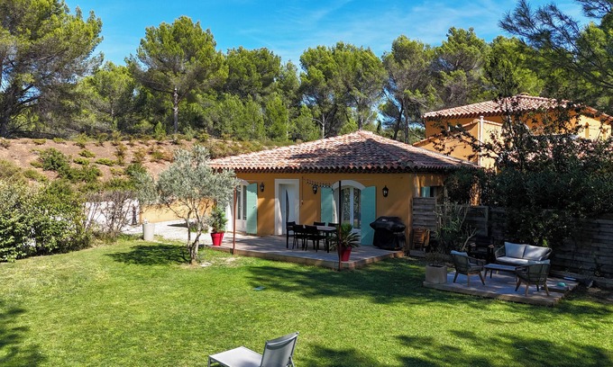 Ventabren Casa | The Maisonnette in the pines