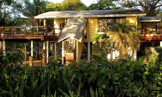 Sandy Bay Casa | The Mango House 2 + 2 FURN Bungalow con gran terraza con vista al mar