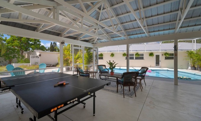 Palma Sola Casa | The Mangos Family Beach House