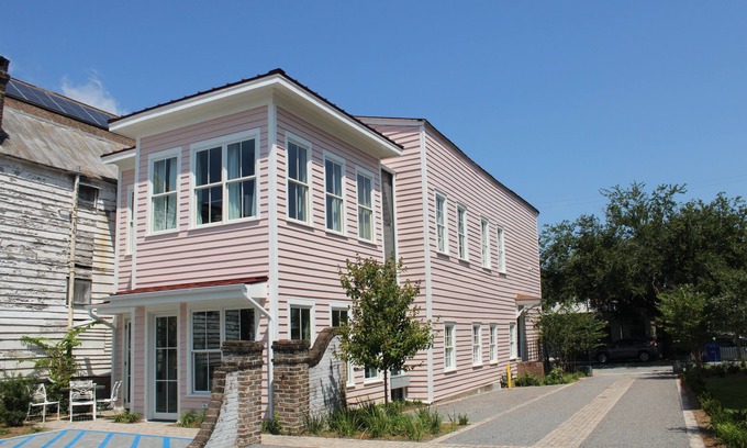 Radcliffeborough Casa | The Manor 93 A&B - 2 Newly Renovated Units in Downtown Charleston!