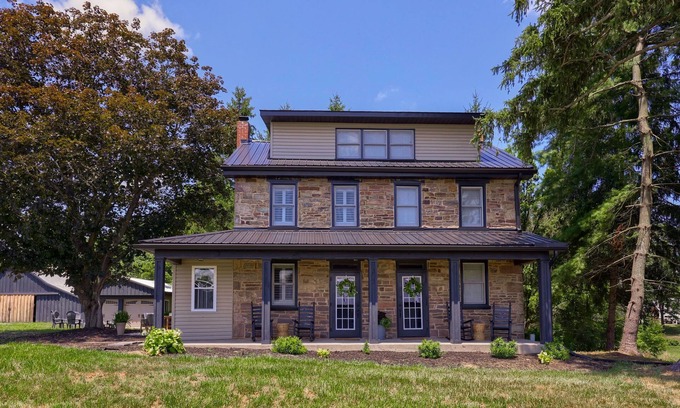 Uniontown Casa | The Manor at Open Range Stables