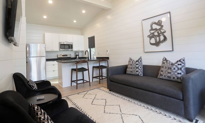 Shell Knob Cabaña | The Manor with Boat Dock at Rod N Reel Resort