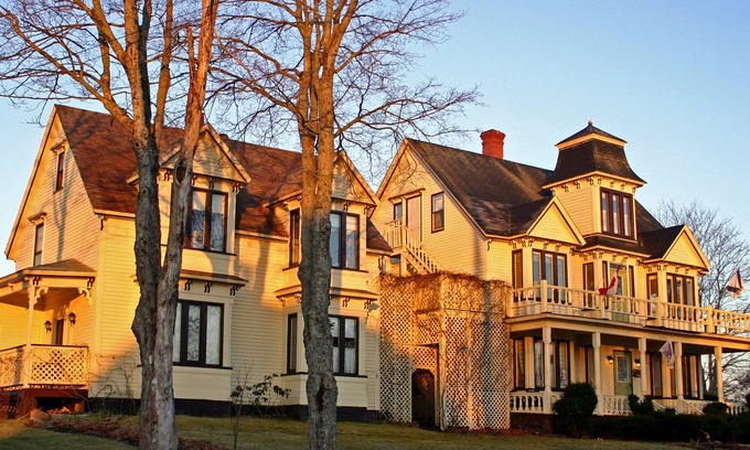 Parrsboro Cama Y Desayuno | The Maple Inn B&B