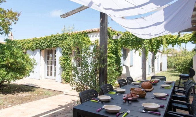 Ile-d'Aix Villa | Marais Aixois-Villa-Villa-Baño privado con bañera-Vista al campo
