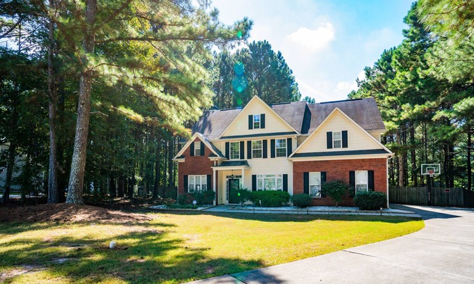 Fayetteville Casa | The Marble House