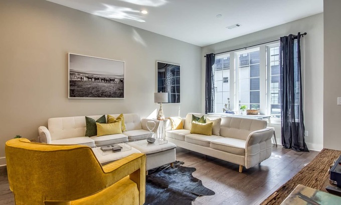 Historic Waverly Casa | The Marigold - Walkable to Amazing Shops & Restaurants