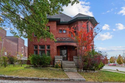 Lafayette Square Casa | The Marquis Manor | JZ Vacation Rentals