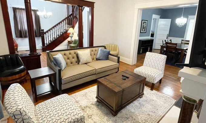 Tyler Park Casa | The Masters * Historic 6BR 5BA Highlands w/FirePit