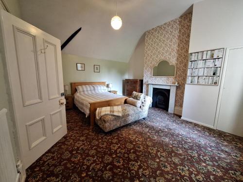 Winestead Casa | The Meadow Suite, Enholmes Hall