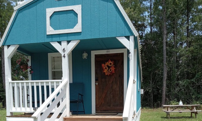Stone County Cabina | The Meadow View Tiny House - Quiet & Private, Close to Town
