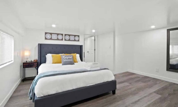 Huntington Park Apartamento | The Metro Loft Retreat