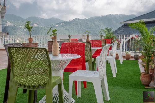 Dharampur Apartamento | The Micky House I Property of the year I Serviced Villa I Couple Friendly I Pvt Balcony I Open Air Terrace I Bonfire I Kasauli l Cloudberry By Exotic Stays