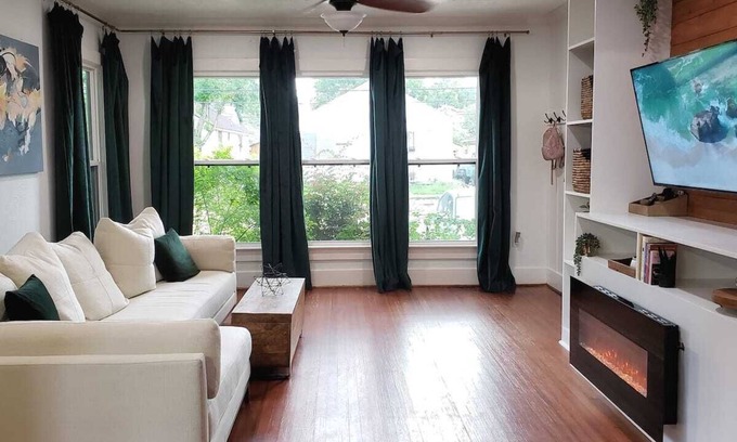 Mid City South Casa | The Mid City Bungalow - 2 Miles from LSU
