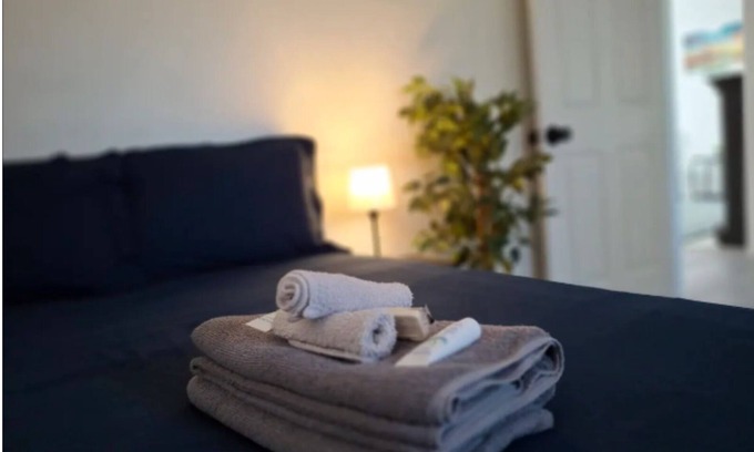 Johnston Apartamento | The Mid-Level at Centerdale Village 4 bedroom APT w/ parking