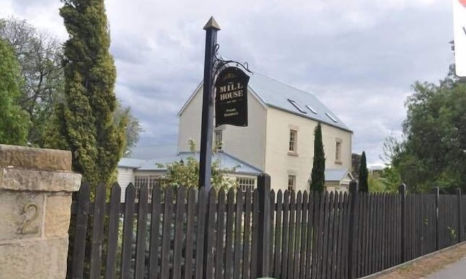 Richmond Cabaña | The Mill House - Cottage Accommodation incluye desayuno