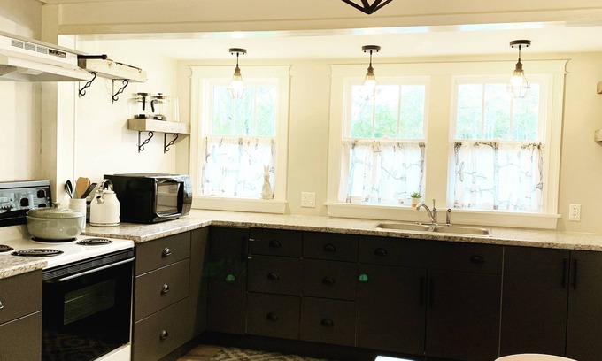 Shelburne Cabaña | THE MINT ROSE COTTAGE