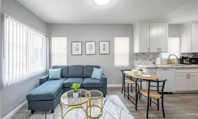 Central San Pedro Casa | The Modern Bungalow on 9th