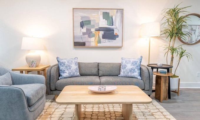 North Charleston Casa | The Modern Independent: Stylish, Premier Comfort