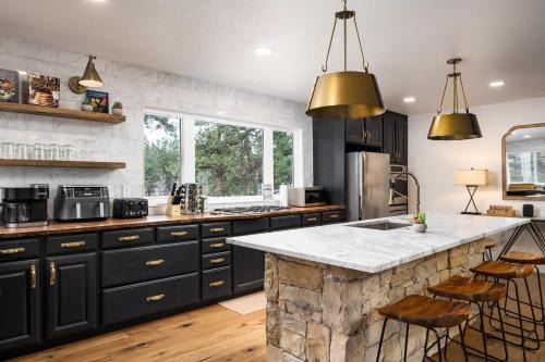 Bailey Casa | The Modern Mountaineer