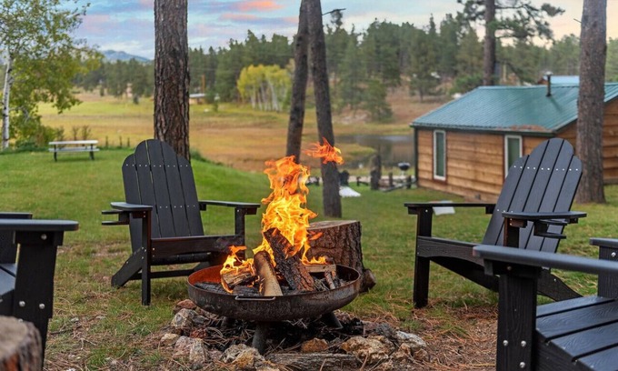Custer Apartamento | The Monet: Sauna + Firepit + Needle Views