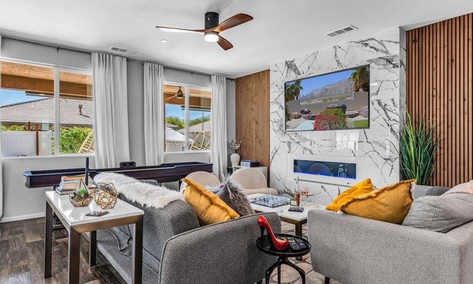 Indio Casa | The Monroe~2.5 Mi to Festivals, 5Bd 3 Bth, Amazing Pool & Backyard! Indoor Gym w A/C! Games! EV Char