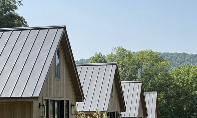 Kerrs Creek Cabaña | The Monroe Cottage - Luxury Farm Stay