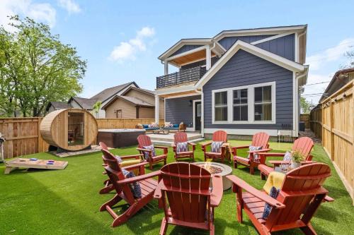 Hope Gardens Casa | The Morrison - Karaoke Theater Backyard Oasis