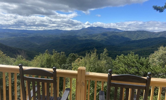 Apple Ridge Casa | The Most Amazing View in Blowing Rock