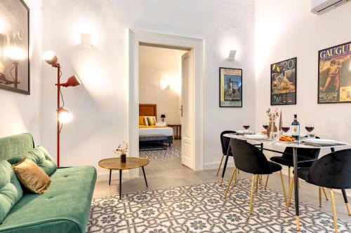 Bari City Centre Apartamento | The Most HISTORIC Apartment in the CENTRE of BARI near Parking