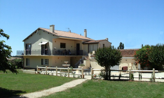 Saint-Valerien Villa | El Moulin De Guinche, Villa de lujo con enorme 11 X 6 metros de la piscina cubierta climatizada